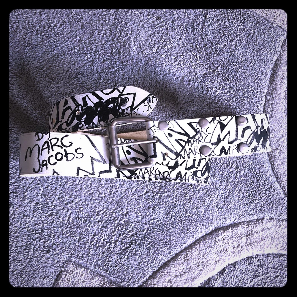 Super Rare 💫 Marc Jacobs Leather Graffiti Belt